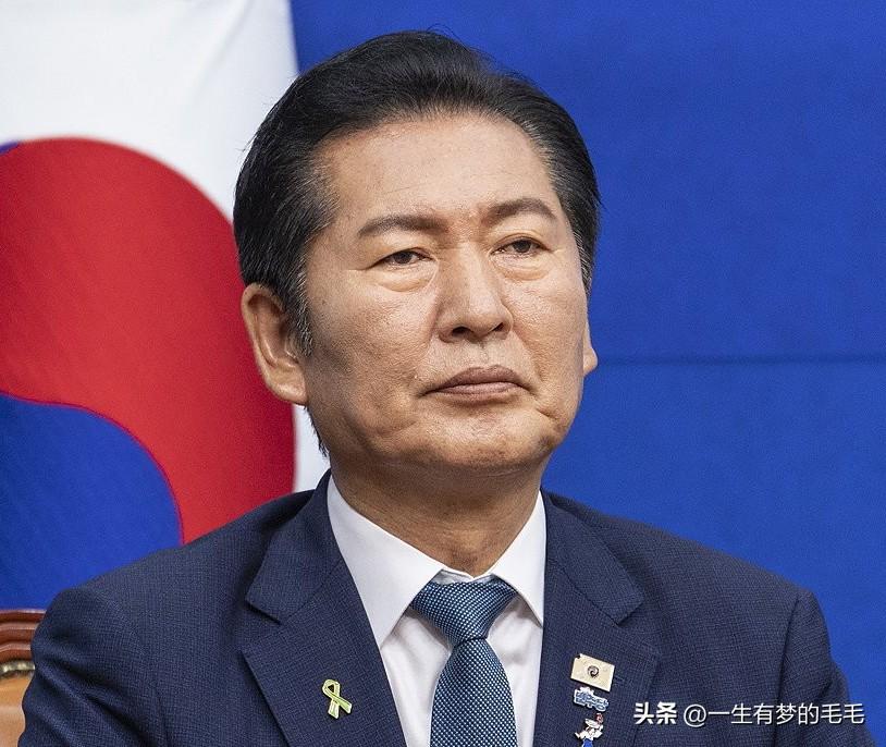 彻底乱套！韩民主党竞选爆暴力冲突，郑清来刚呼吁清廉竞选，座车就被恶意砸毁

韩国