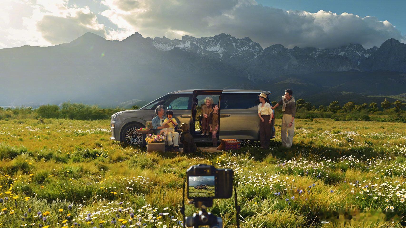 极氪009推出七座齐家版 焕新极氪009在北京车展发布七座齐家版，定位高端家庭出