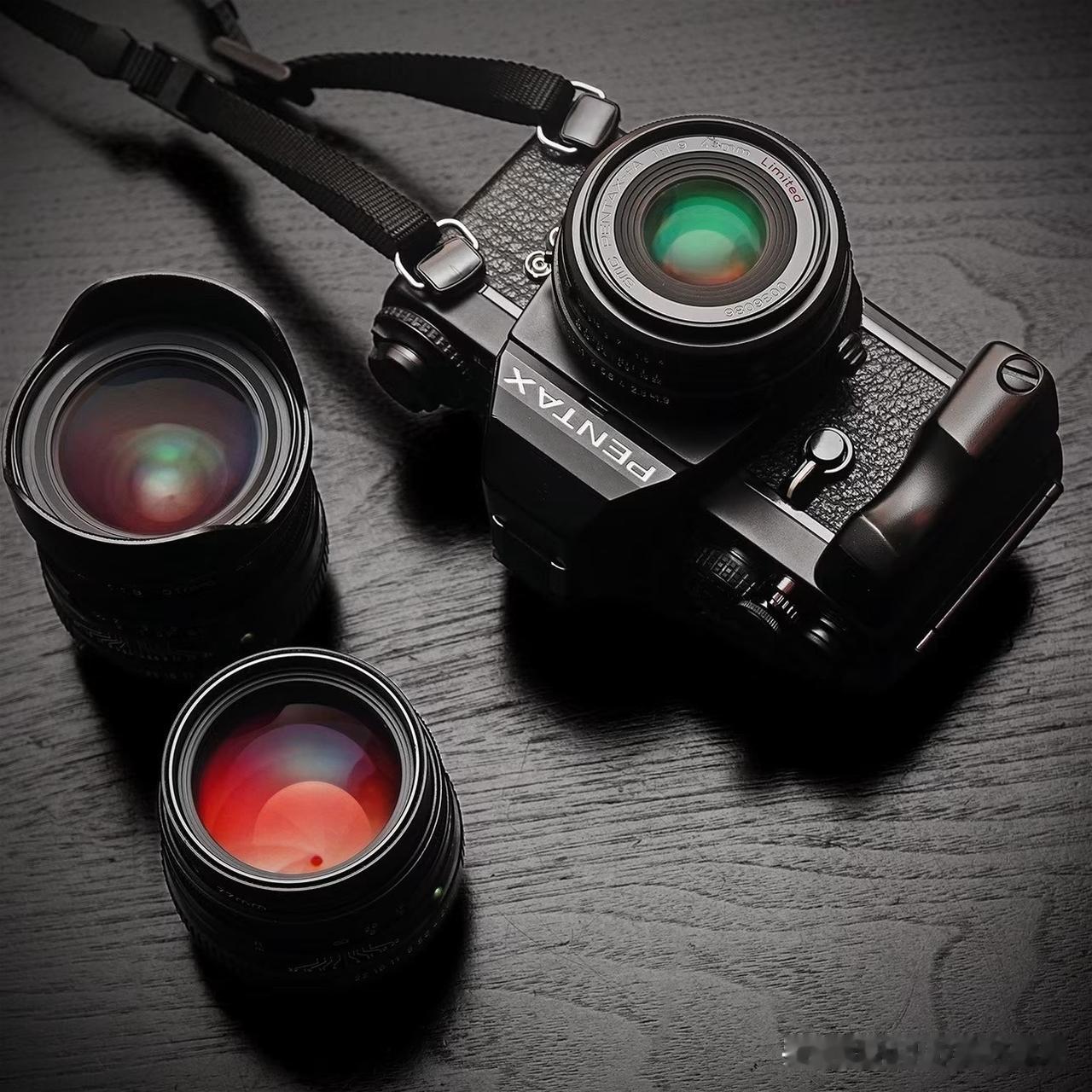 为庆祝公司成立60年而推出的Pentax LX单反


PENTAX LX是宾得