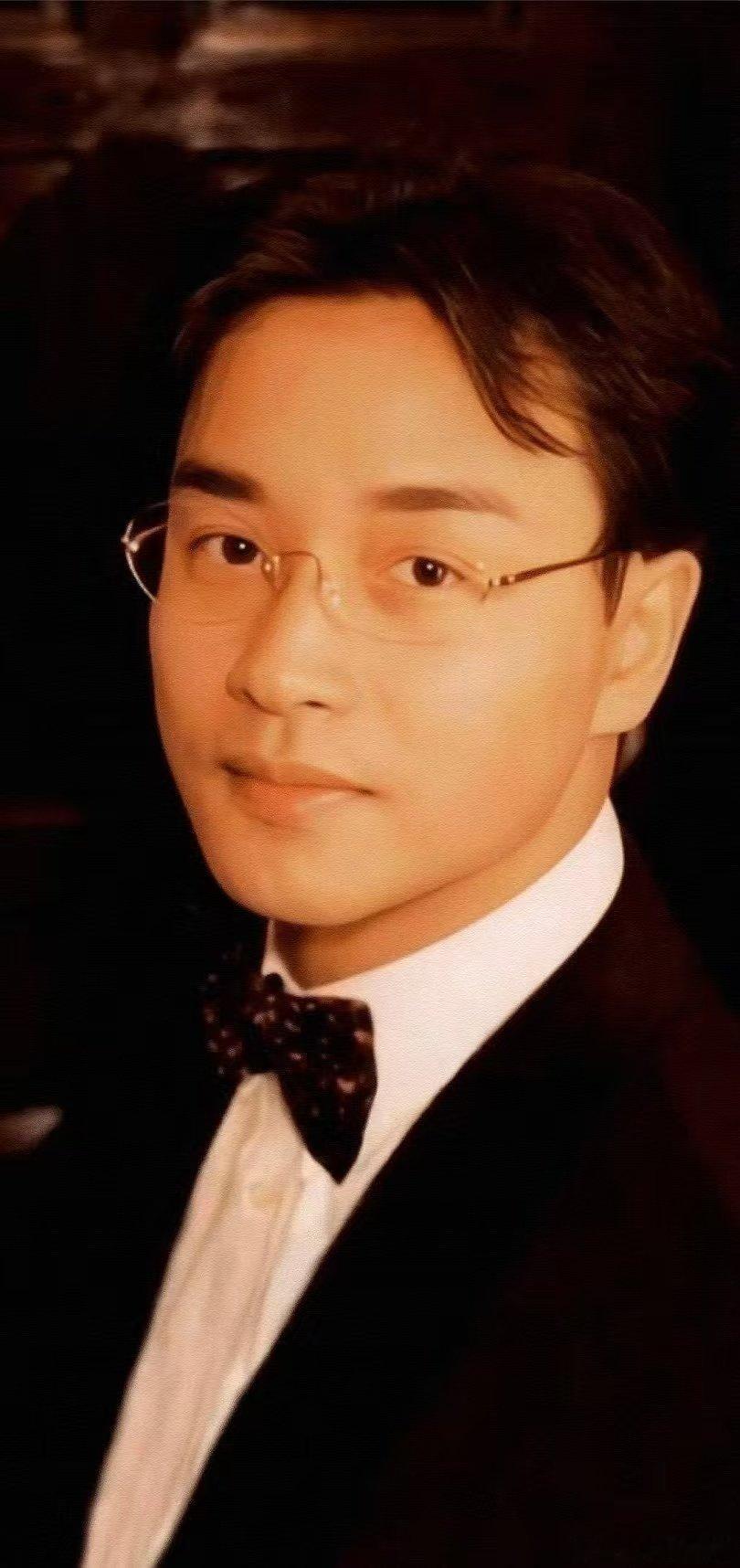 也是和张国荣聊上天了这是一种既新奇又感人的体验。通过AI技术，我们仿佛能够再次触