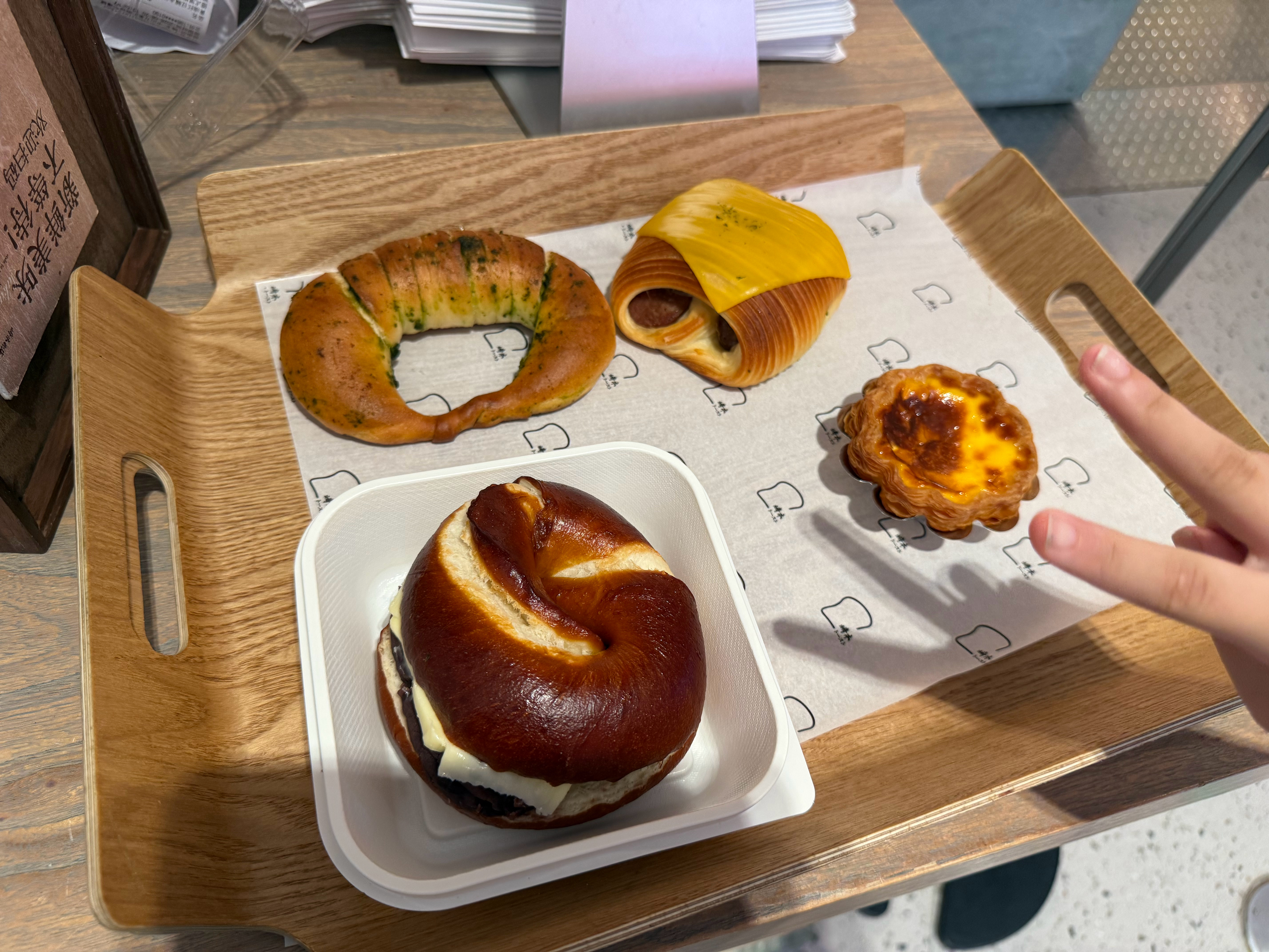 吃个饭，带我们寄养的点点回家