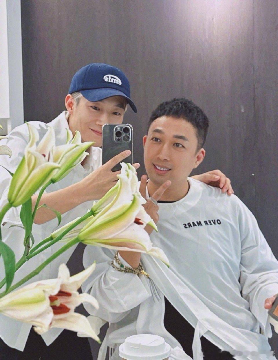 #于正说曾看不起一手炮制的爽剧# 于正 我不允许任何人忤逆你[思考] ​​​