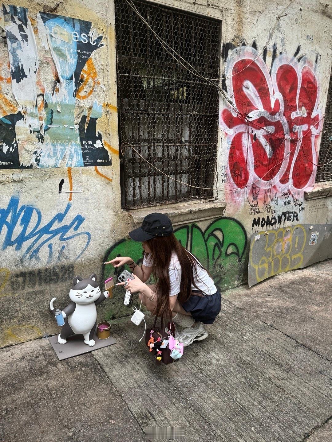 消费升级，香港满大街随处可见最新款ProMax版iPhone。 ​​​