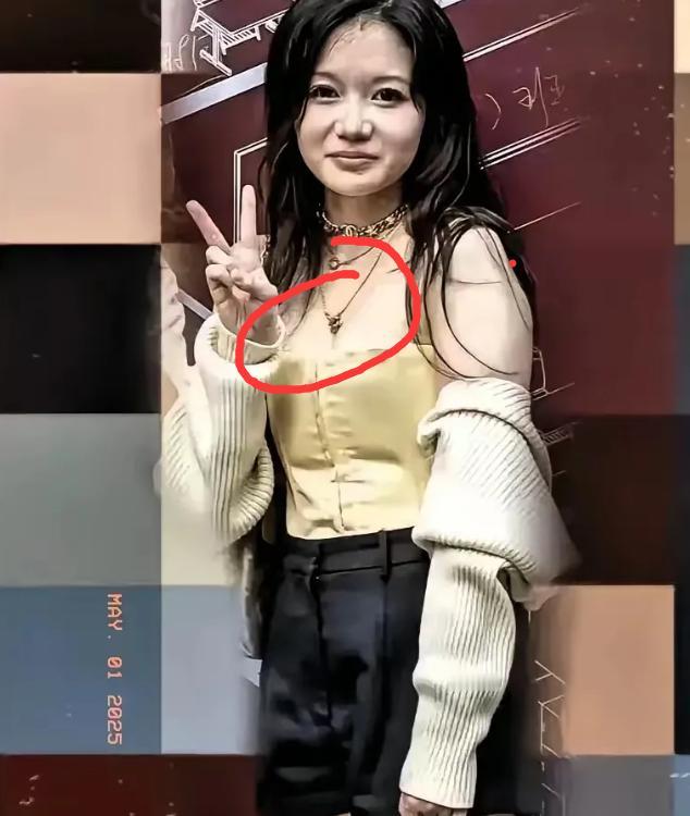 很多人真看不懂，
董小姐到底图肖飞什么呢？
我来给大家揭秘真正的原因！


董小