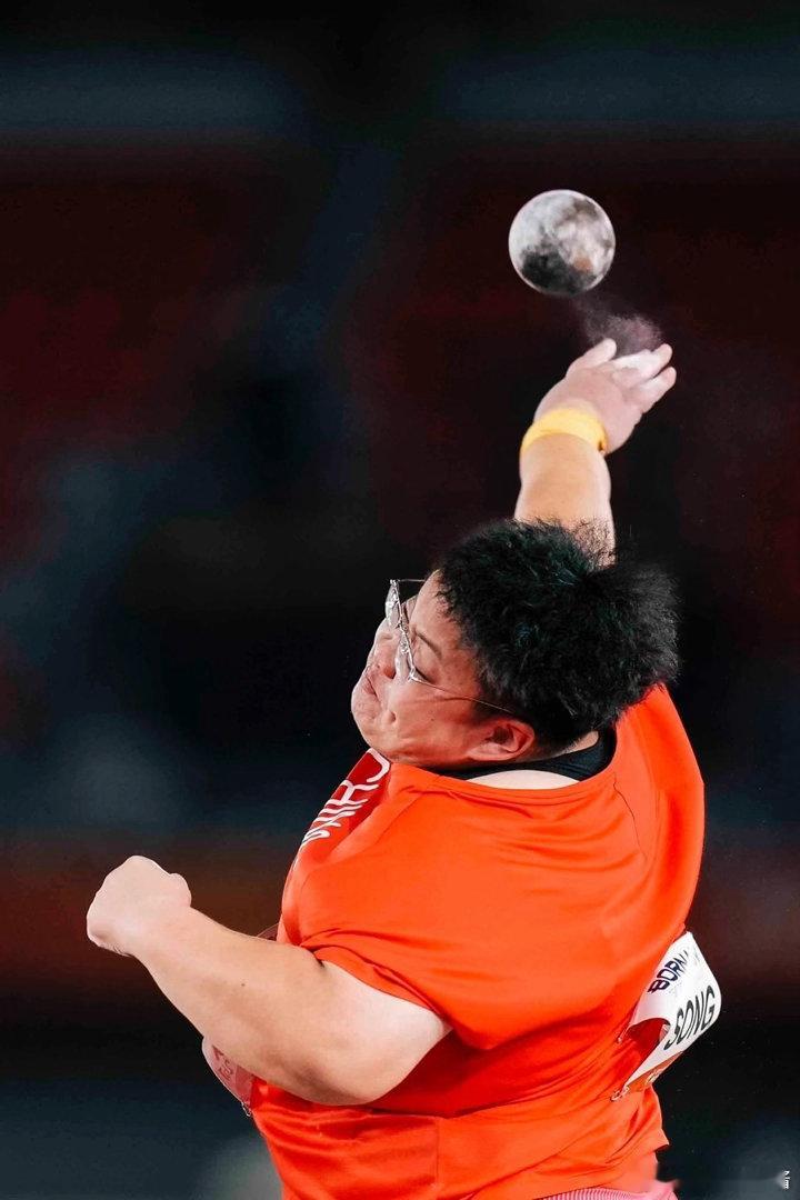 中国田径新一代闪耀亚运赛场亚运田径之夜，中国新生代狂飙！陈圆将110米栏13秒1