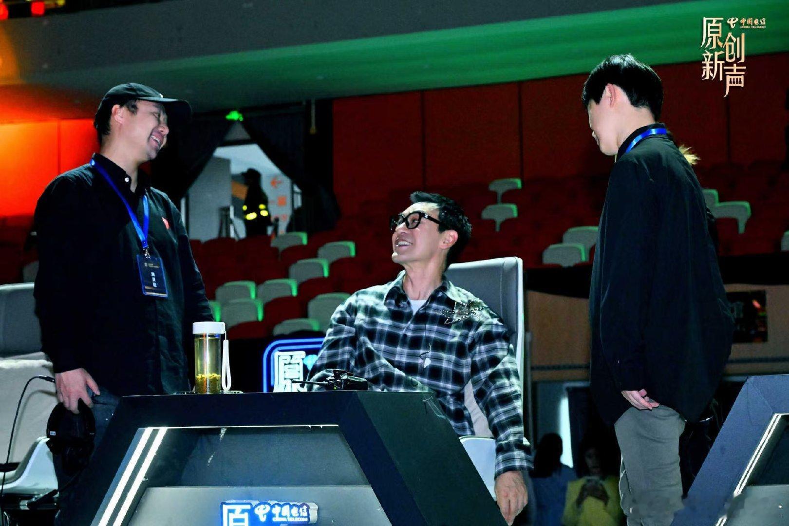 #钟镇涛说成都好巴适# #钟镇涛71岁状态不像演的# 钟镇涛对成都的喜爱溢于言表