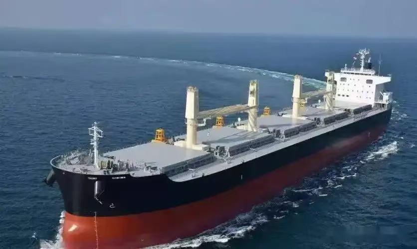 美国扣船很多人看红了眼，却不知道封锁台湾一步走错就是宣战！公海拦军火不是执法，是