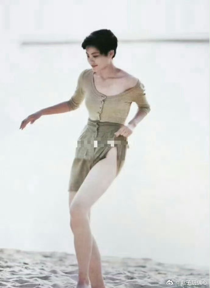 21岁的王菲原来长这样，35年前原来就这么时尚动人了 