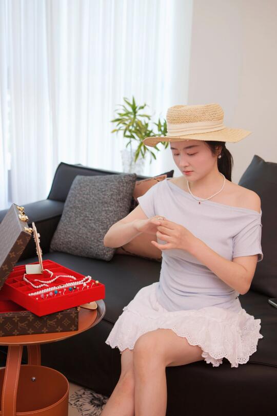 带七月龄崽崽探店，收获一枚“珍珠小王子”