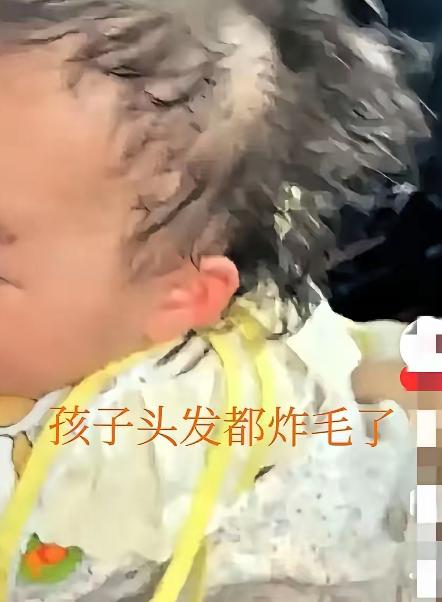 重庆一位宝妈因蹭弟媳的车回老家，竟然全程一句话不敢吭声，仿佛嘴里装了“消音器”。
