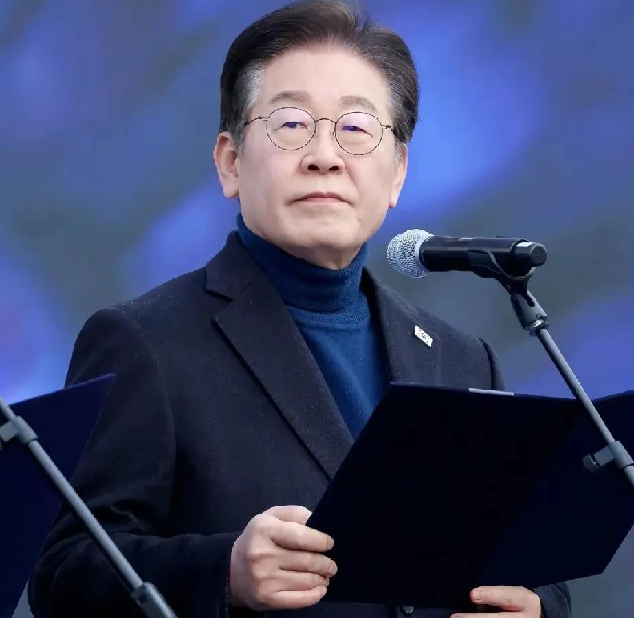 李在明高调悼念抗日名将！韩总统此举实在是应景，日本一直蠢蠢欲动，东亚格局已然进入