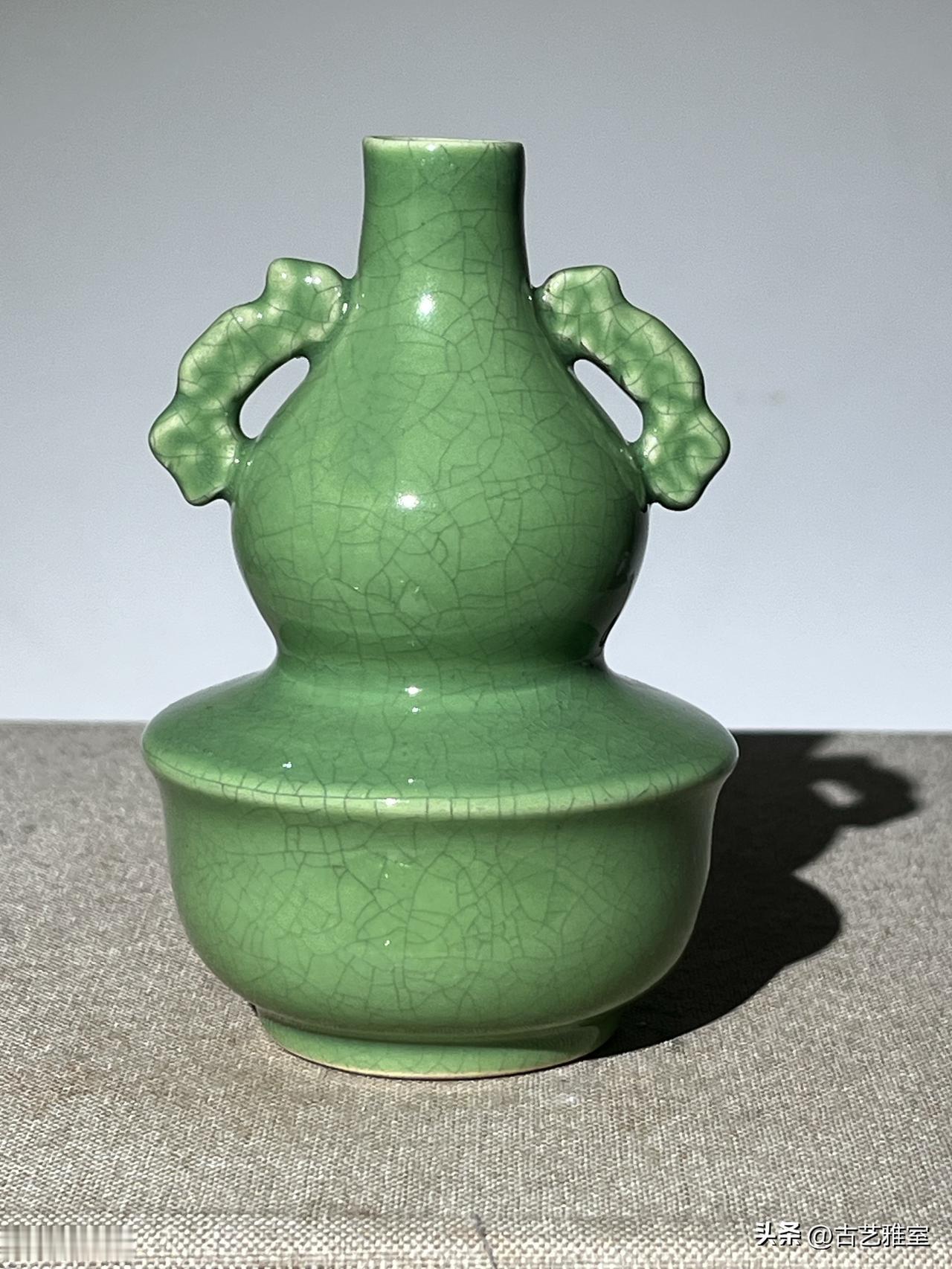柴窑名窑图鉴·第十六辑｜五代柴窑双耳葫芦瓶！
 藏友们好，今日更新《柴窑名窑图鉴