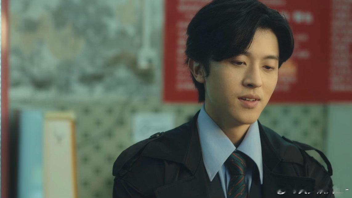 看完初三的六一儿童节真的很难走出来，希朝那种宿命感太抓人了。何昶希和何衍朝在剧里