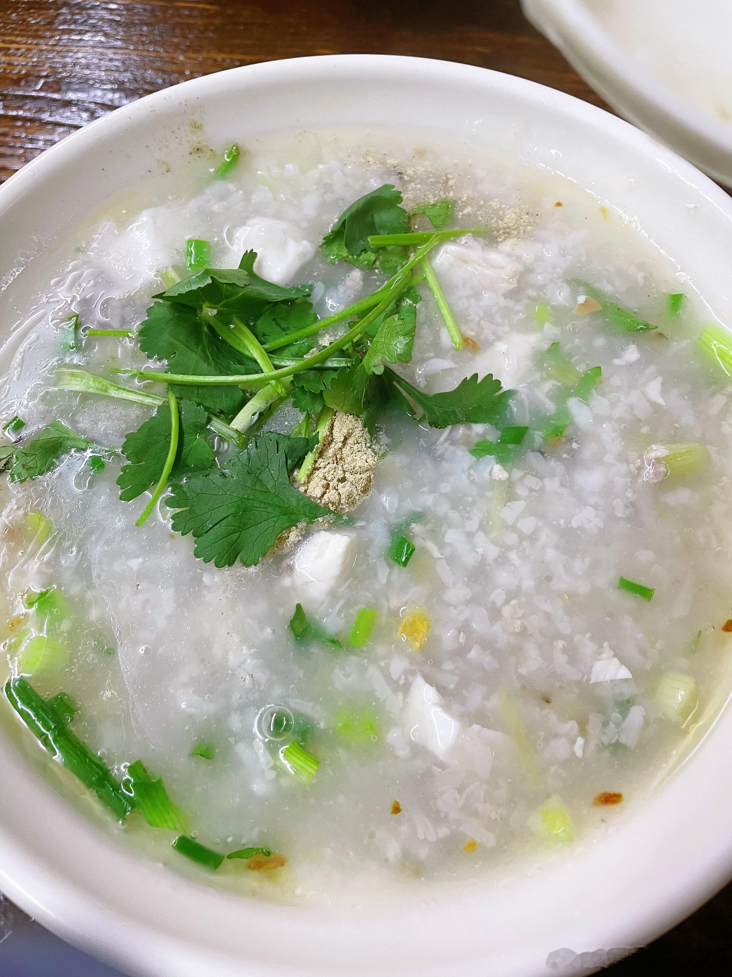 靠山吃山，靠海吃海。厦门吃的最舒服的都是随便找的海鲜大排档。 