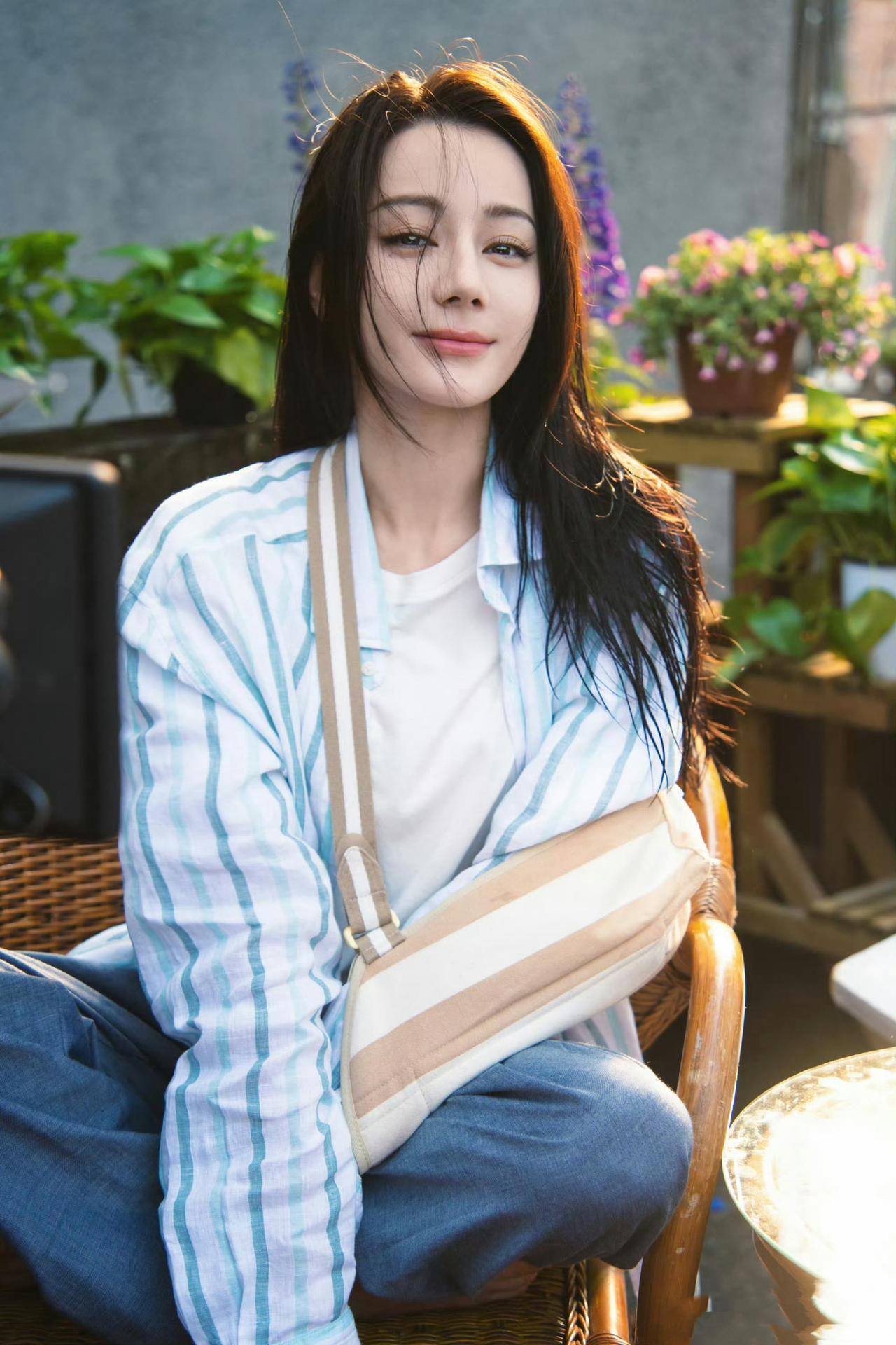 迪丽热巴：星光人物唯一高位女性，实力长脸顶流圈

在2025微博年度星光人物TO