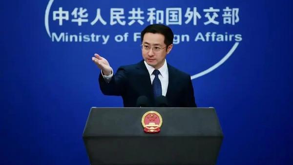 菲律宾所作所为，确实上蹿下跳，挑衅中国南海主权

7月17日，外交部发言人林剑在