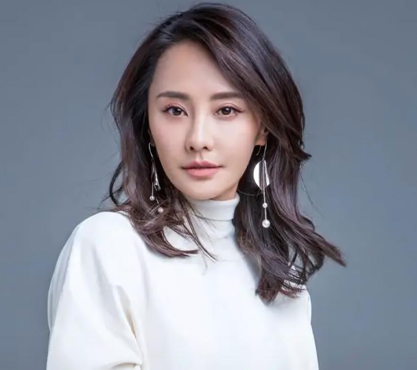 马雅舒庆结婚16周年，外国老公显老胖到200斤，儿女又高又好看
娱乐