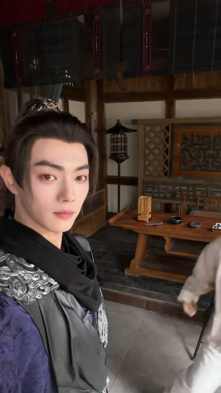 许凯《天都异闻录》主创共创cut横店当然是有推理大王史无名了许凯出现让人眼前一亮