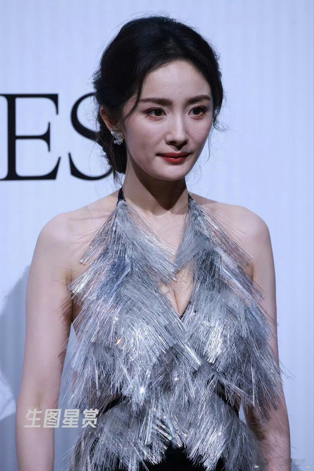 谢依霖 杨幂都生了我怕什么杨幂深邃又迷人
