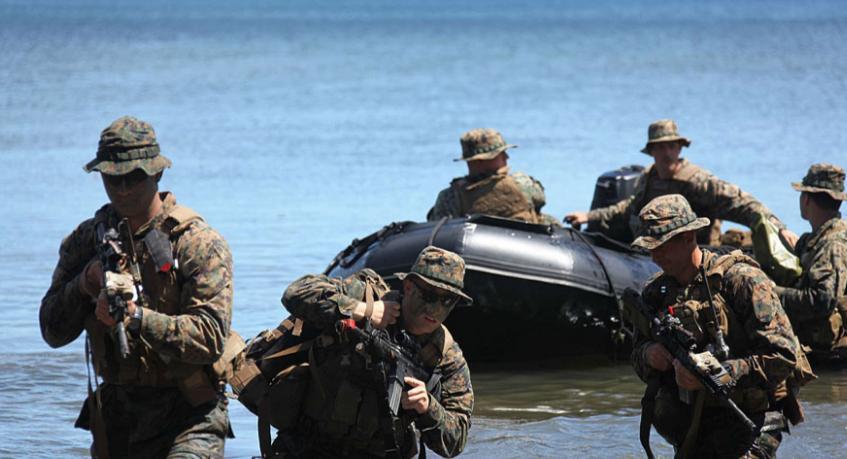 七国联军南海挑衅，辽宁舰直接亮剑，南海“漂移”震撼全网

七国联军在南海摆阵耀武