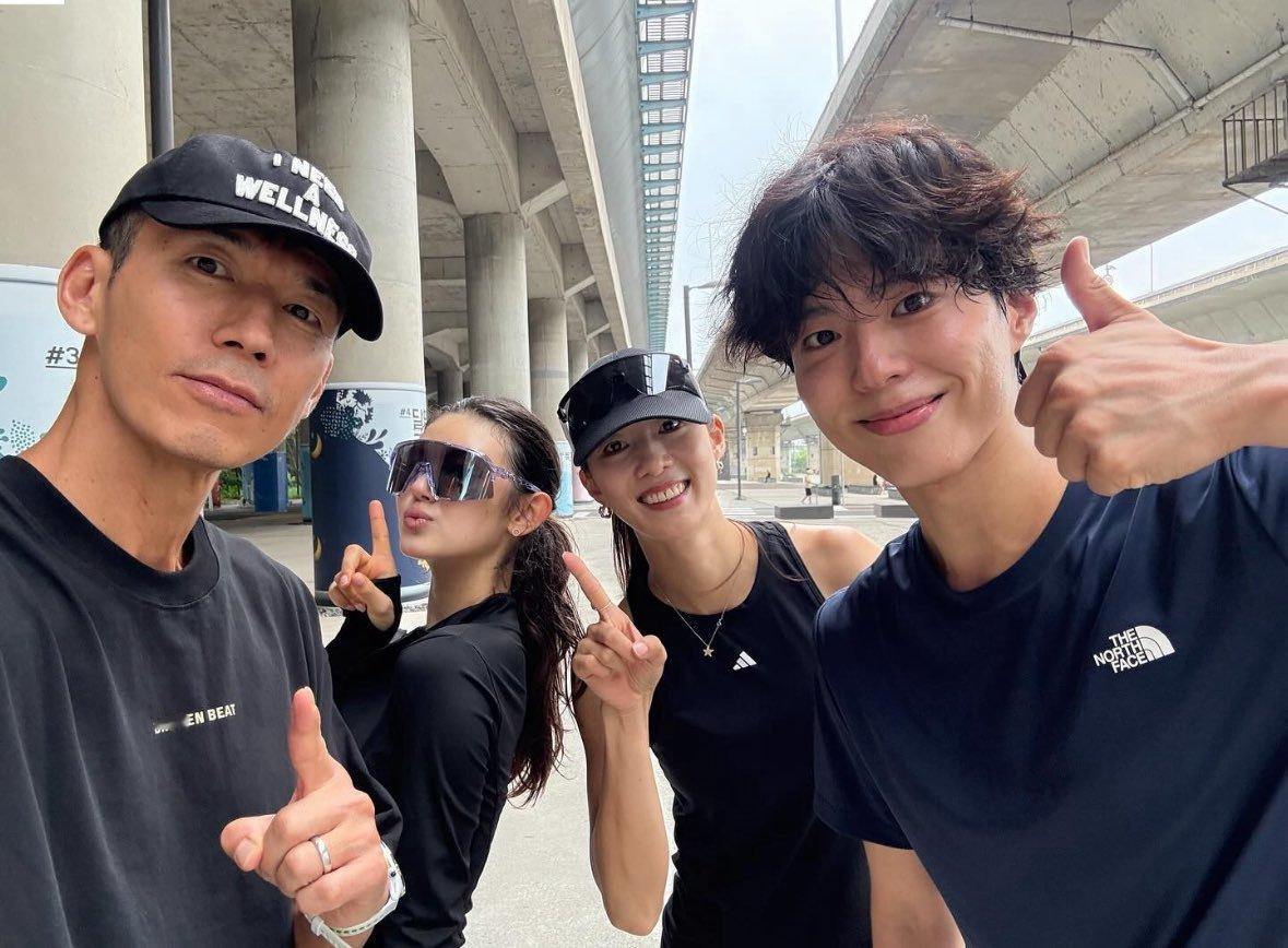 dani宝太帅了 宝剑和丹尼尔还有李妍珍教练一起眨眼就结束了8.15km一起跑太