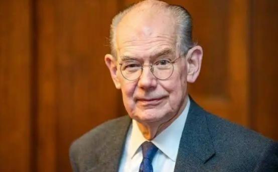 美国战略圈里，有位资深专家的警告说：中国似乎养成了一个危险的坏习惯，那就是低估了