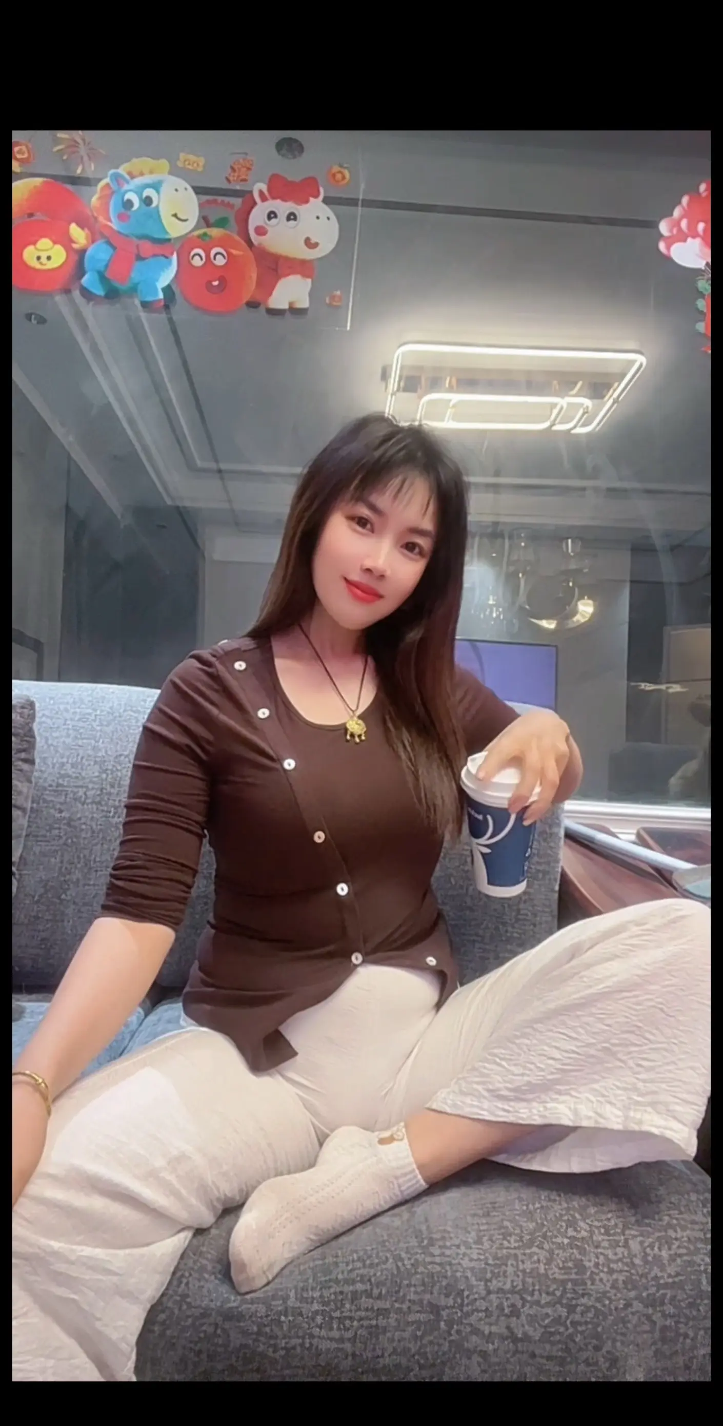 中年老登不谈感情  谈生存，谈自由，谈健康，谈心情  时间融化了所有期...