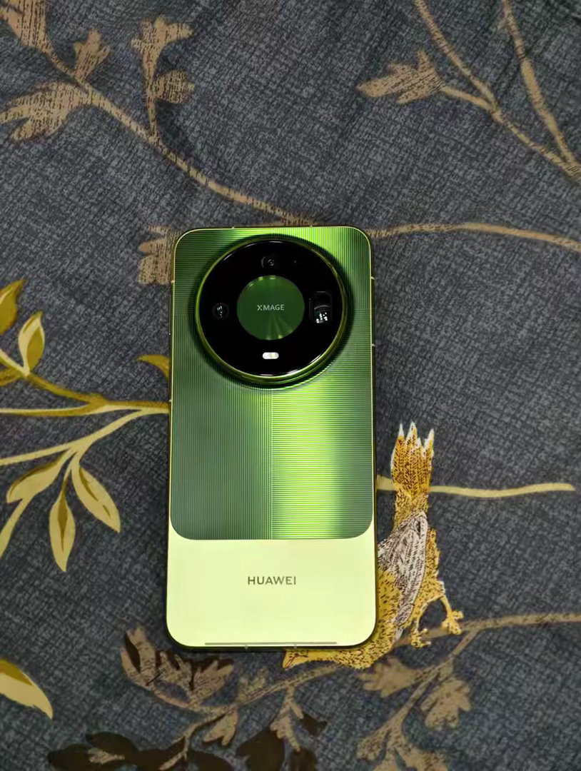 华为 Mate90 Pro Max 开箱：从翡冷翠到 HarmonyOS 7 ​