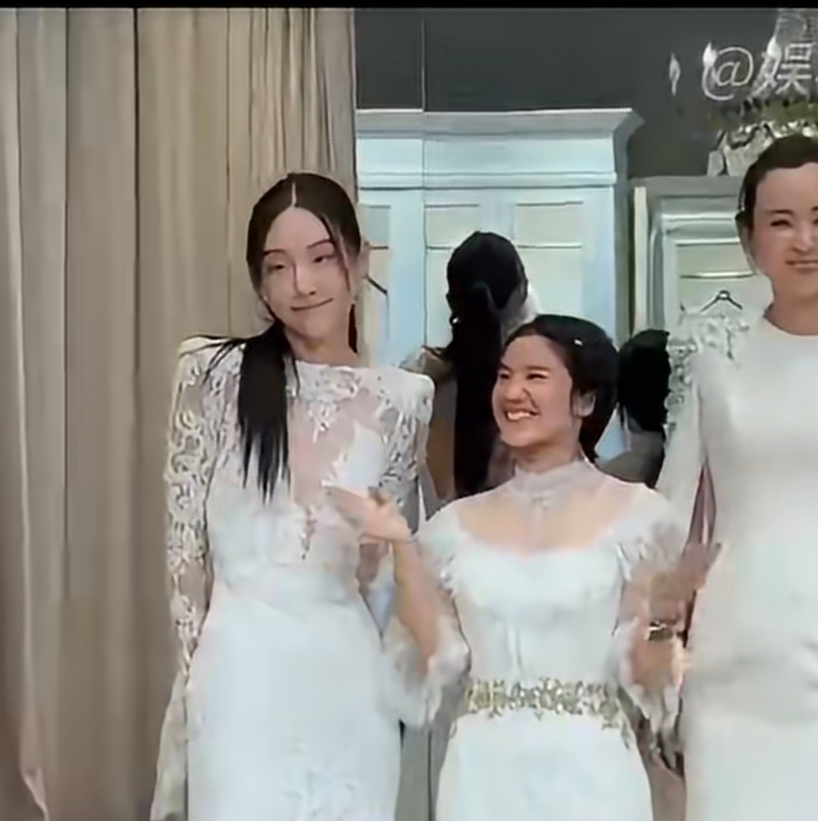 李勒优近期掉粉2万李勒优近期掉粉 ，之前营销母女感情非常不错，到现在这地步也真是