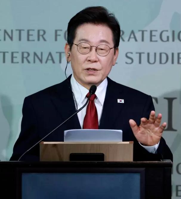 九三阅兵观礼名单一出来，最后悔的可能就是韩国总统李在明了。他万万没想到，本次九三