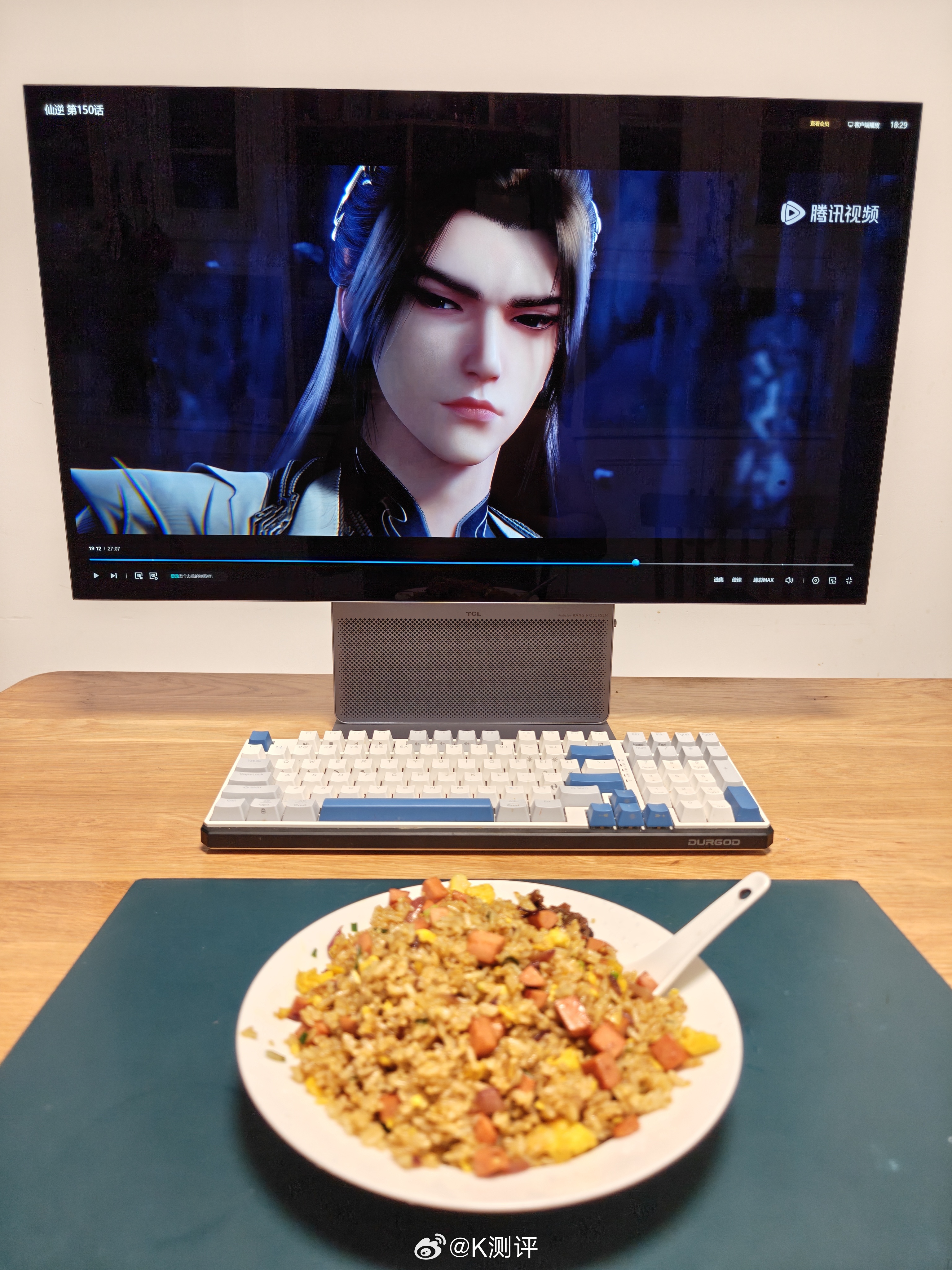 台风白海豚 在家吃饭，刷剧，舒服。
