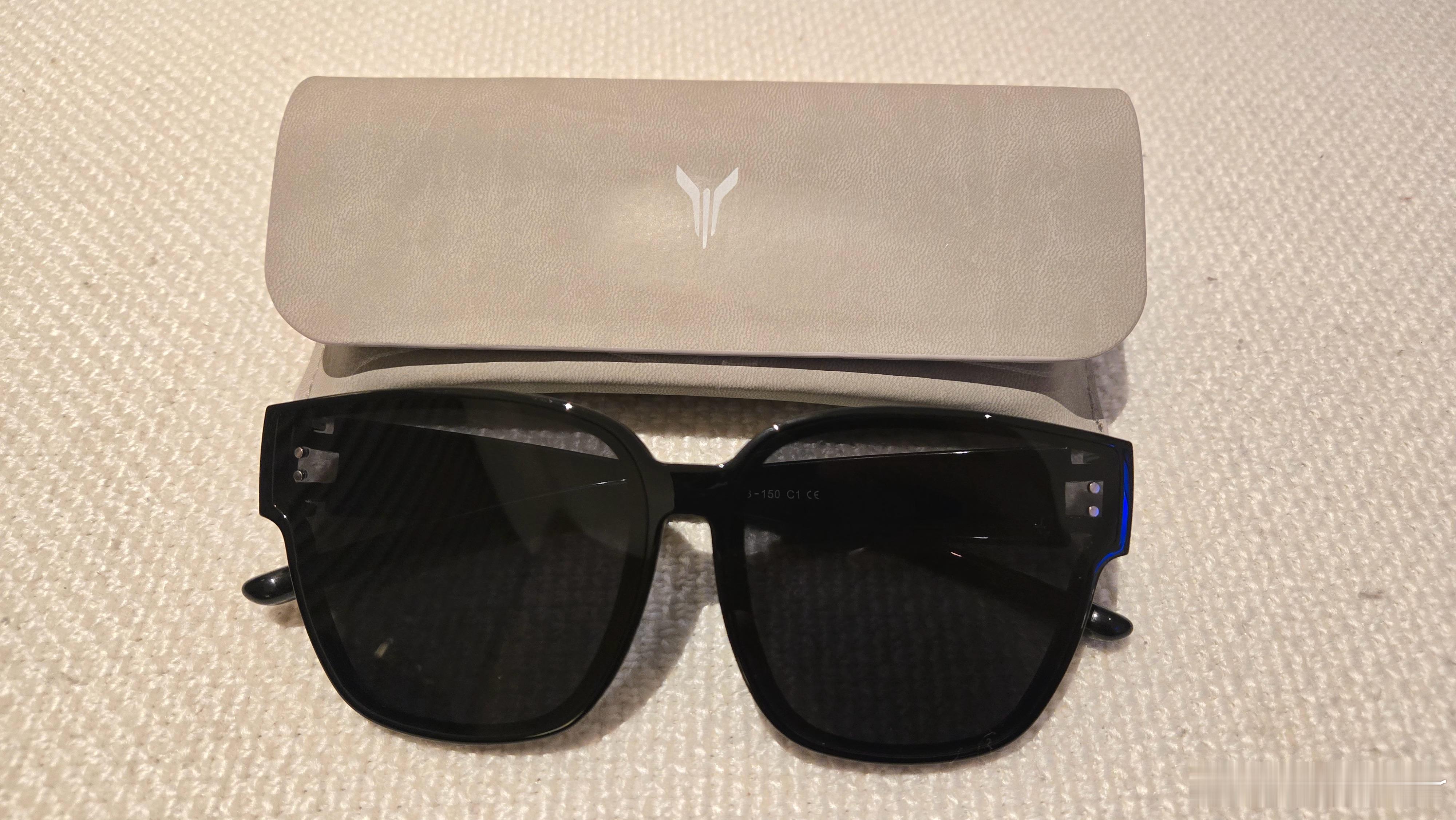 评论到三百给家人们抽岚图墨镜🕶️～ 