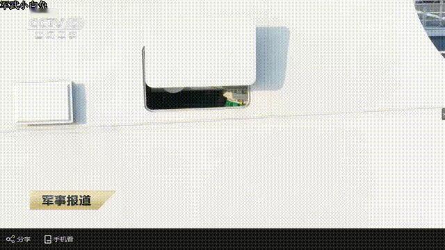 首见056型护卫舰反潜鱼雷发射全过程。
单人操雷打击是训练科目之一，采取手摇转向