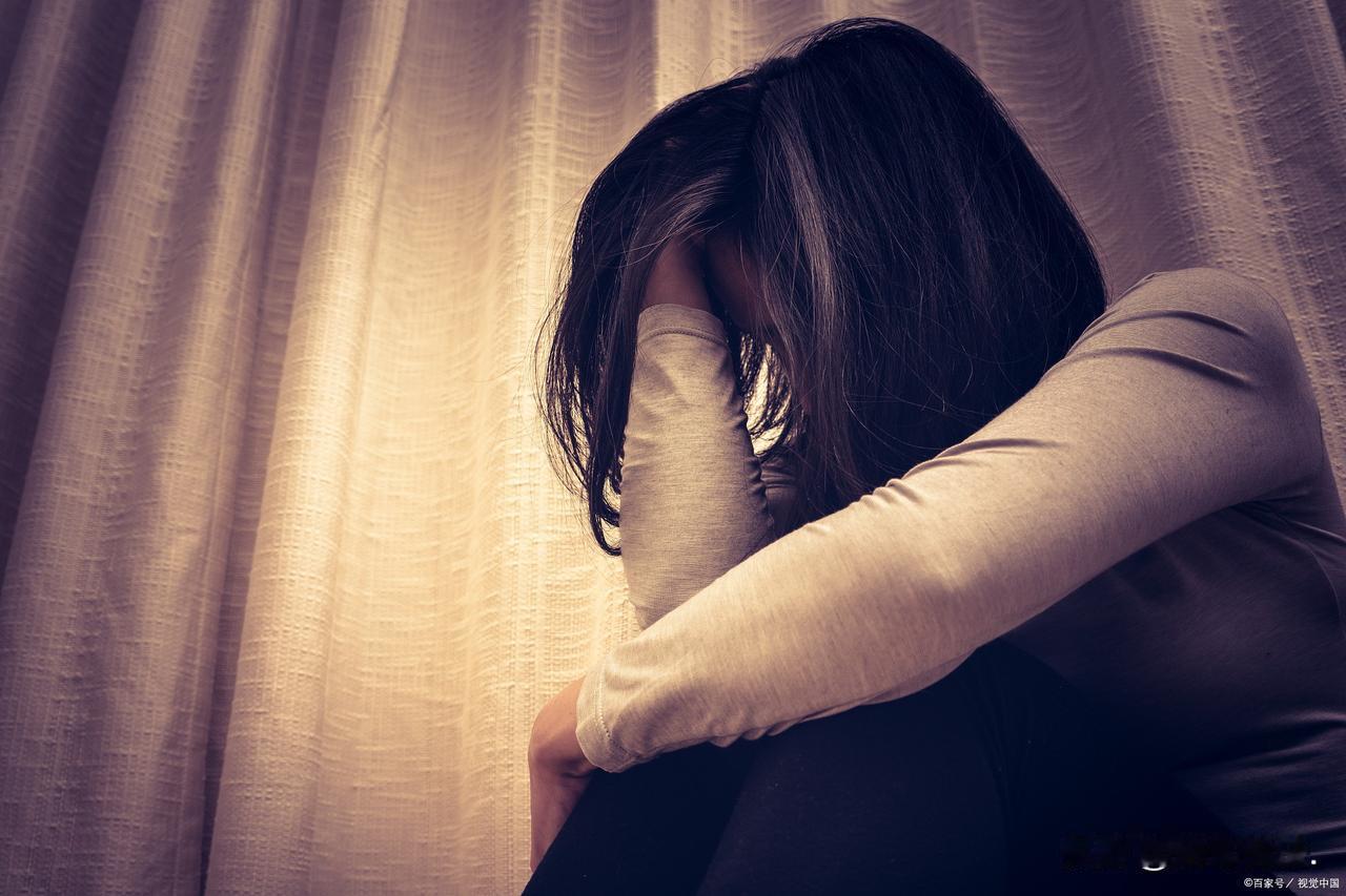 “太傻了！”黑龙江，女子和辅警男友恋爱后，对方先后向女子借钱1万多元，女子没钱就