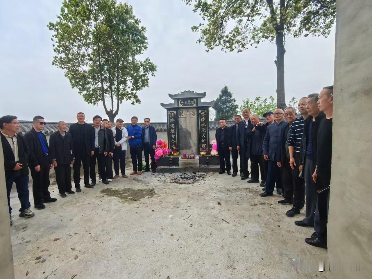 湖北天门别氏后裔到仙桃别湾村祭祖

菜花黄，燕雀叫，枝头春意闹。细雨纷纷桃花笑，