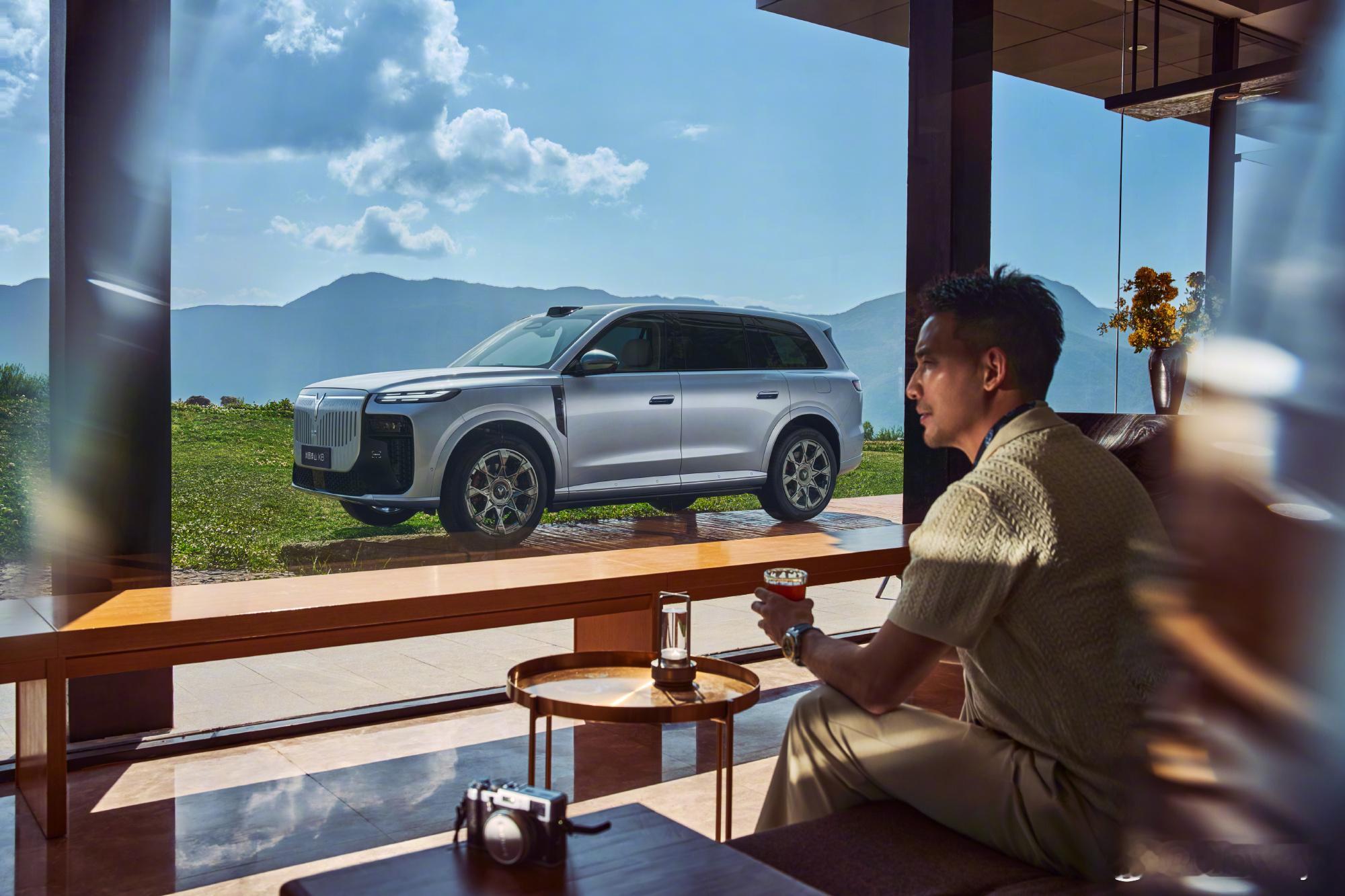 岚图泰山 X8 预售发布会上 车企发布会现场狂发888杯奶茶 奶茶甜不甜不重要，