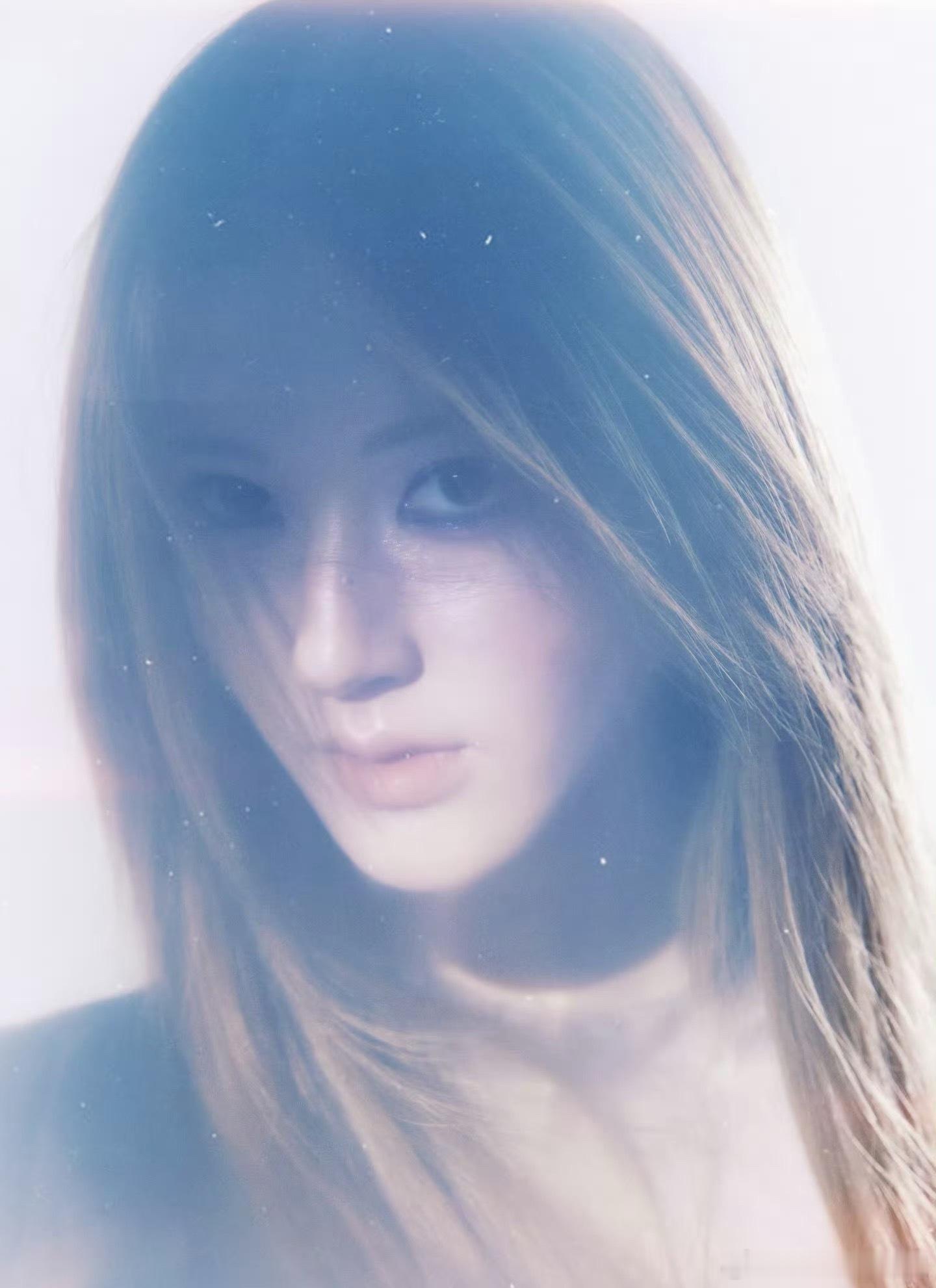 谁懂，赵露思这妆造有种涅槃重生的狠辣 ​​​