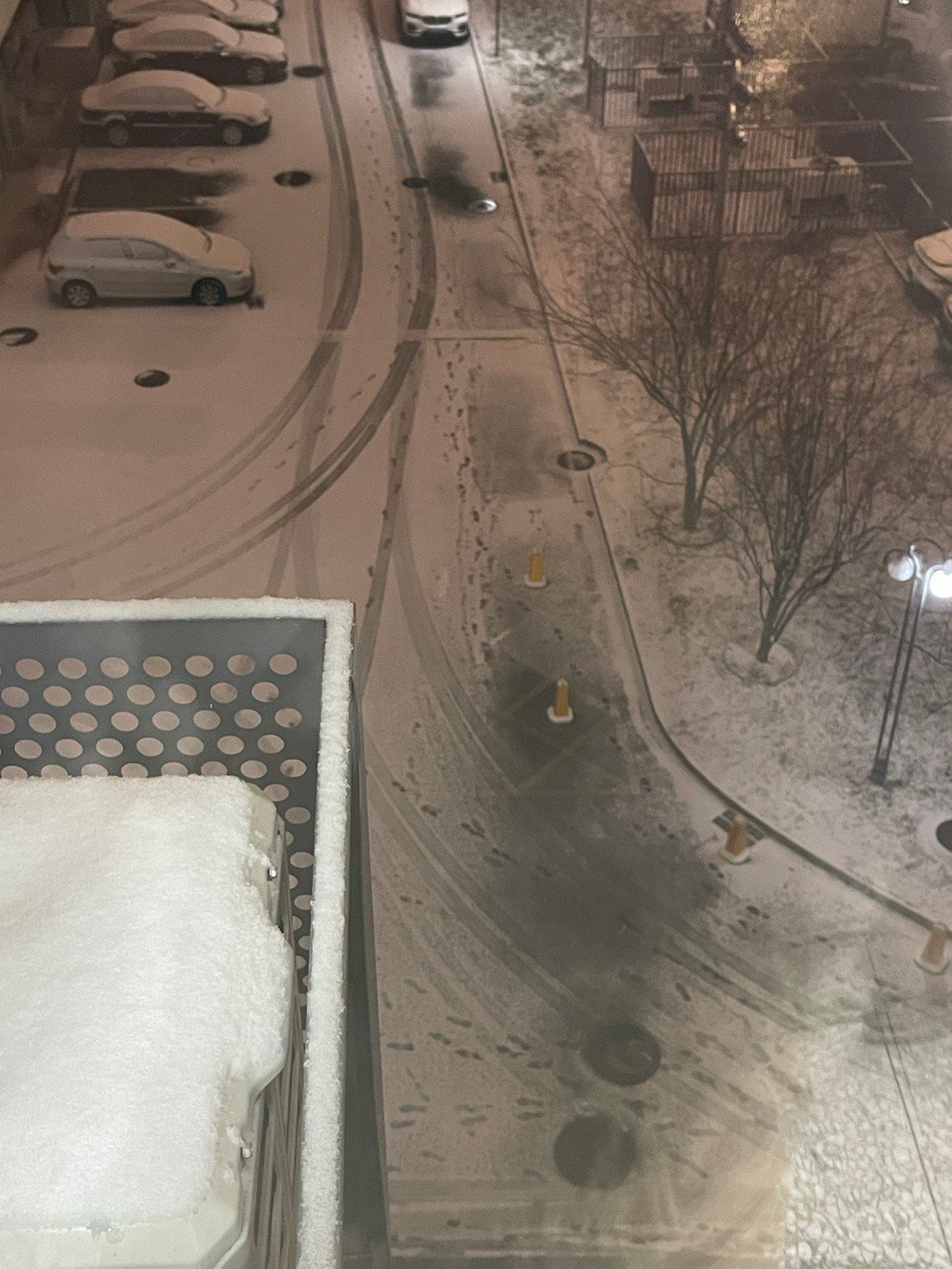 北京下了雪，还是北京，别矫情地北平。 