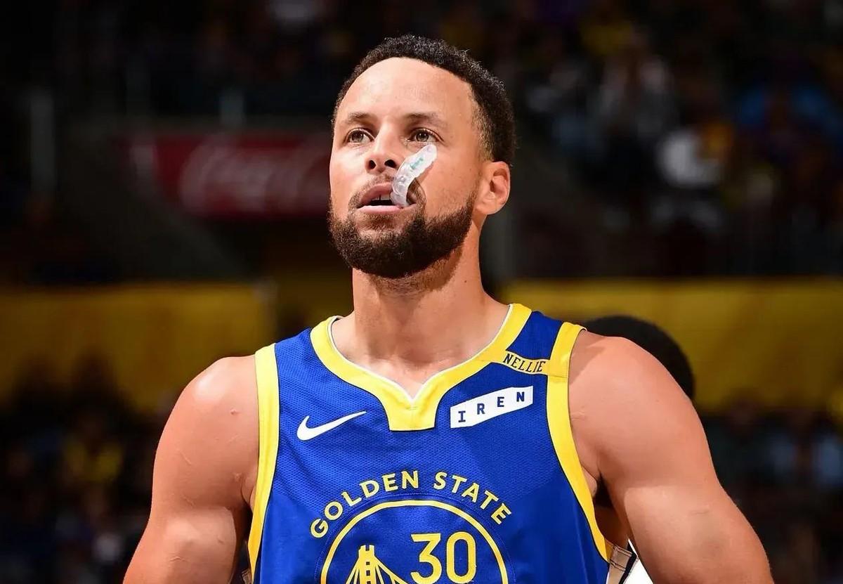 十月二十五号这天NBA排了七场球，最扎眼的其实是勇士打太阳，因为库里大概率不打了