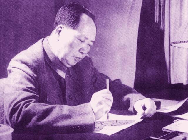 毛主席看美国本质的三个场景
       场景一：1949年，香山双清别墅
  