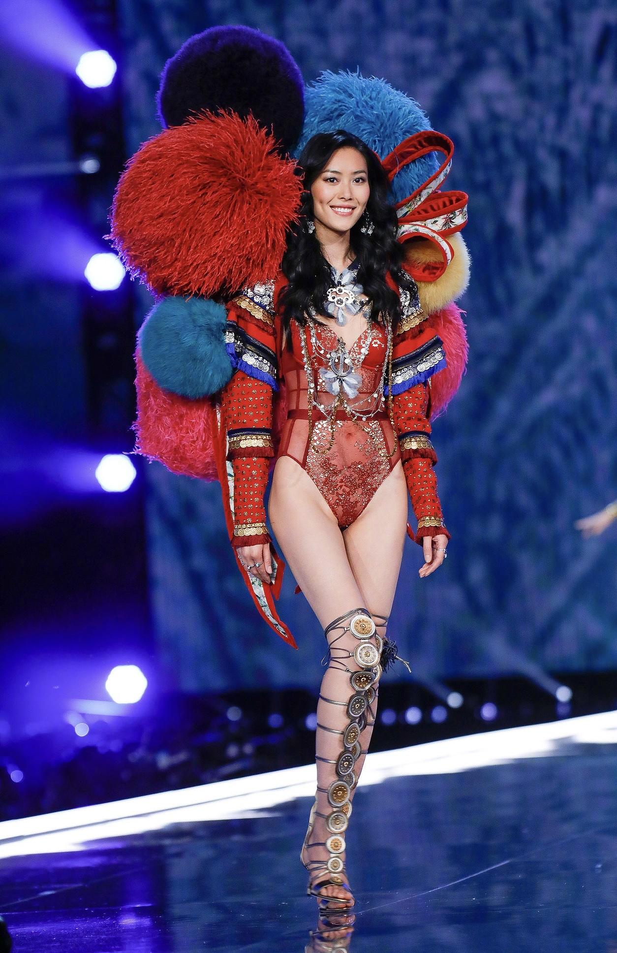 【湖南永州籍明星有哪些】

刘雯
永州冷水滩人。刘雯是一位蜚声国际的超级名模。2