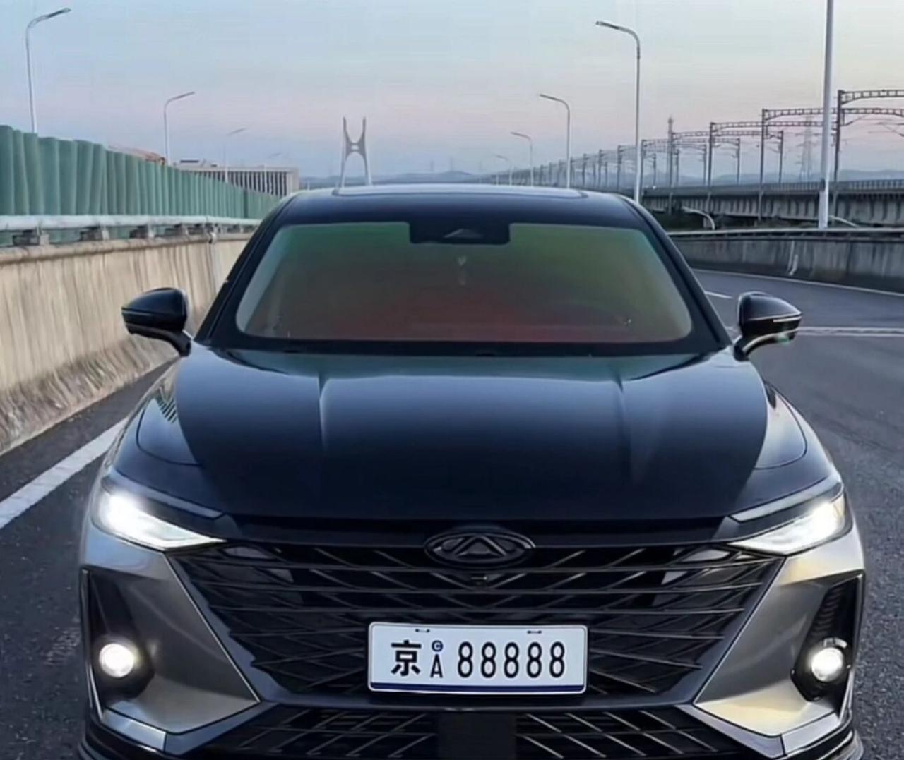 人生中的第一辆车 选错错事很多机会艾瑞泽8是不错的选择
其一是不错的性能与动力能