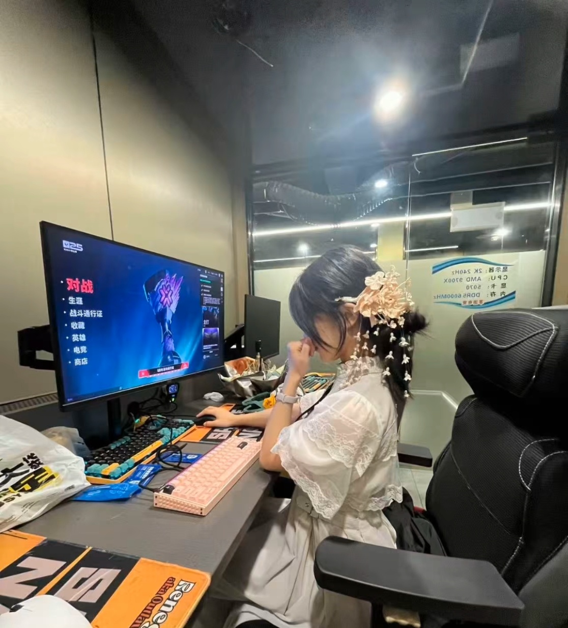 女子吐槽就没有女维修师傅吗好像就是这个，在车间里能看到女性打螺丝的，但是你很少看