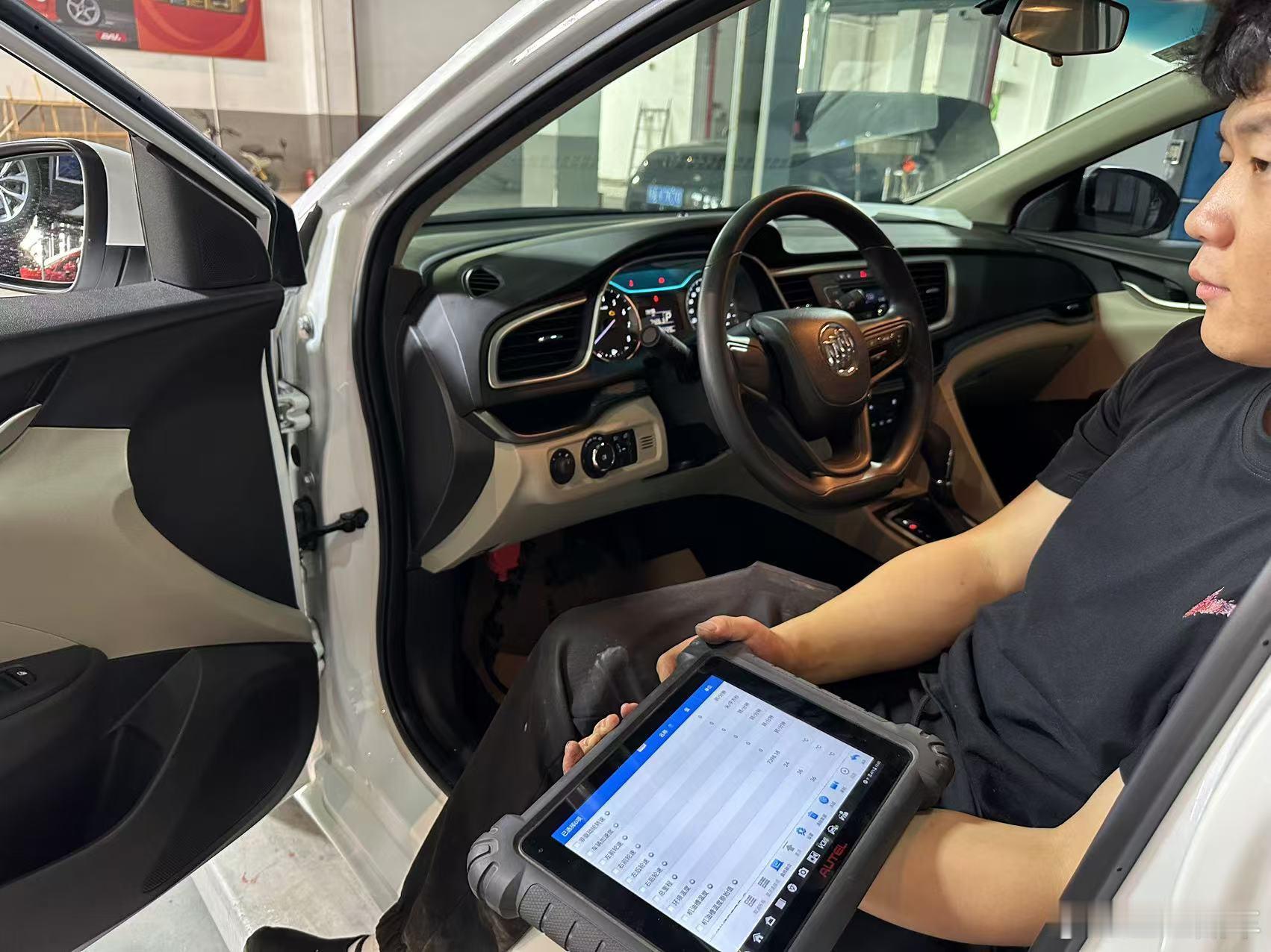 给英朗读个公里数18年上牌的车，只跑了7400公里[哆啦A梦吃惊][哆啦A梦吃惊