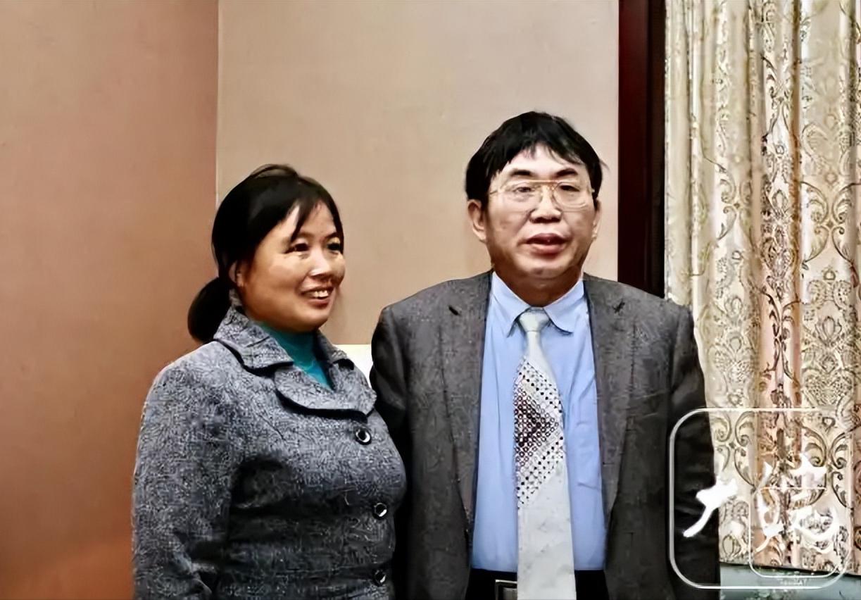 灵堂里，一个从安徽赶来的女人，哭到几乎昏厥。她不是亲属。是三十九年前，聂卫平家里