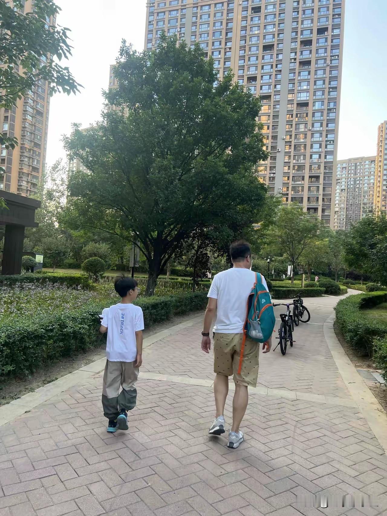 其实结婚和不结婚都一样，
有幸福能力的人结不结婚
都会感到幸福，
没有幸福能力的