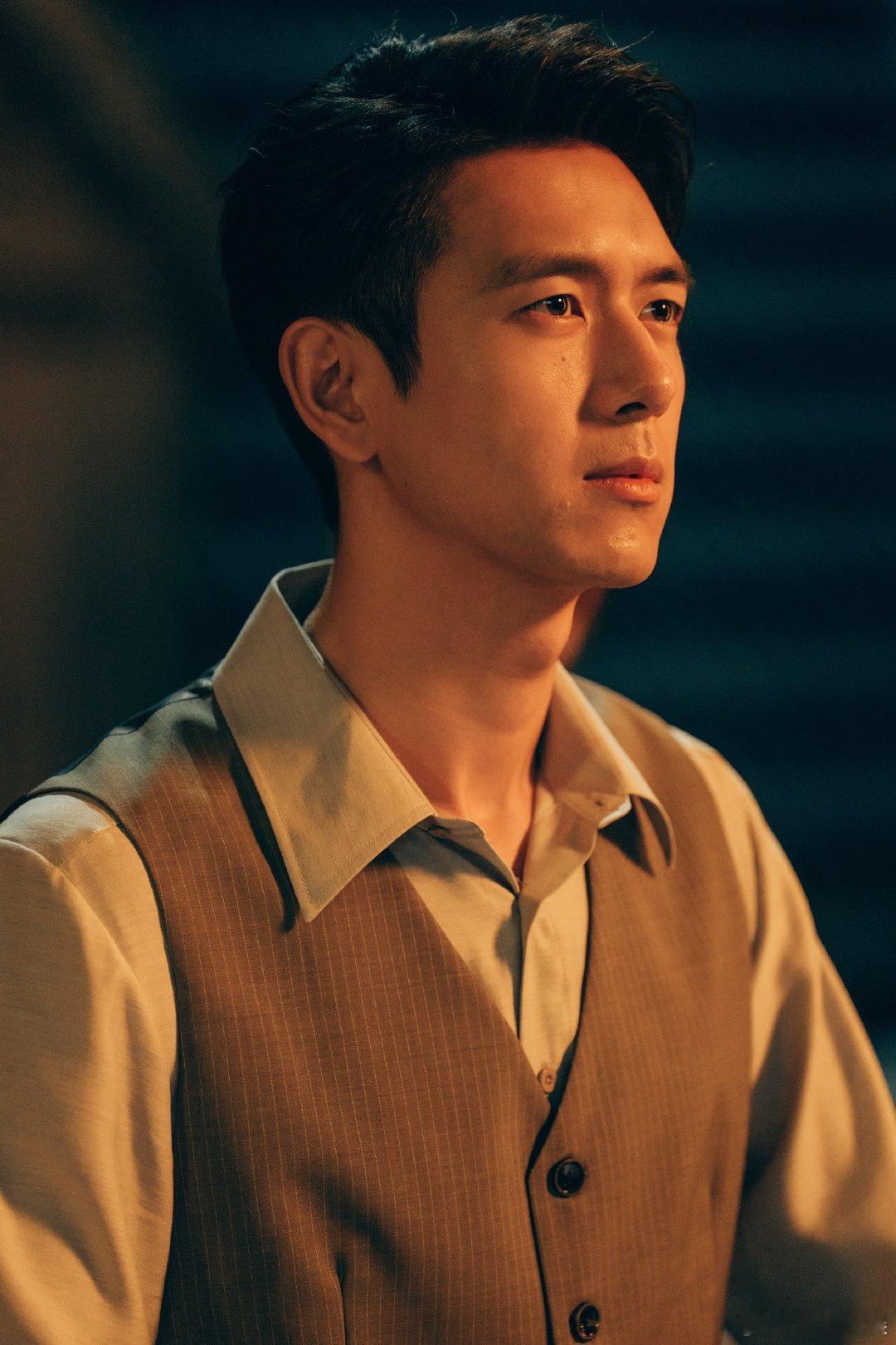 李现你早就该演这种了 李现有说服力的演技 民俗悬疑很容易演悬浮，李现另辟蹊径，落
