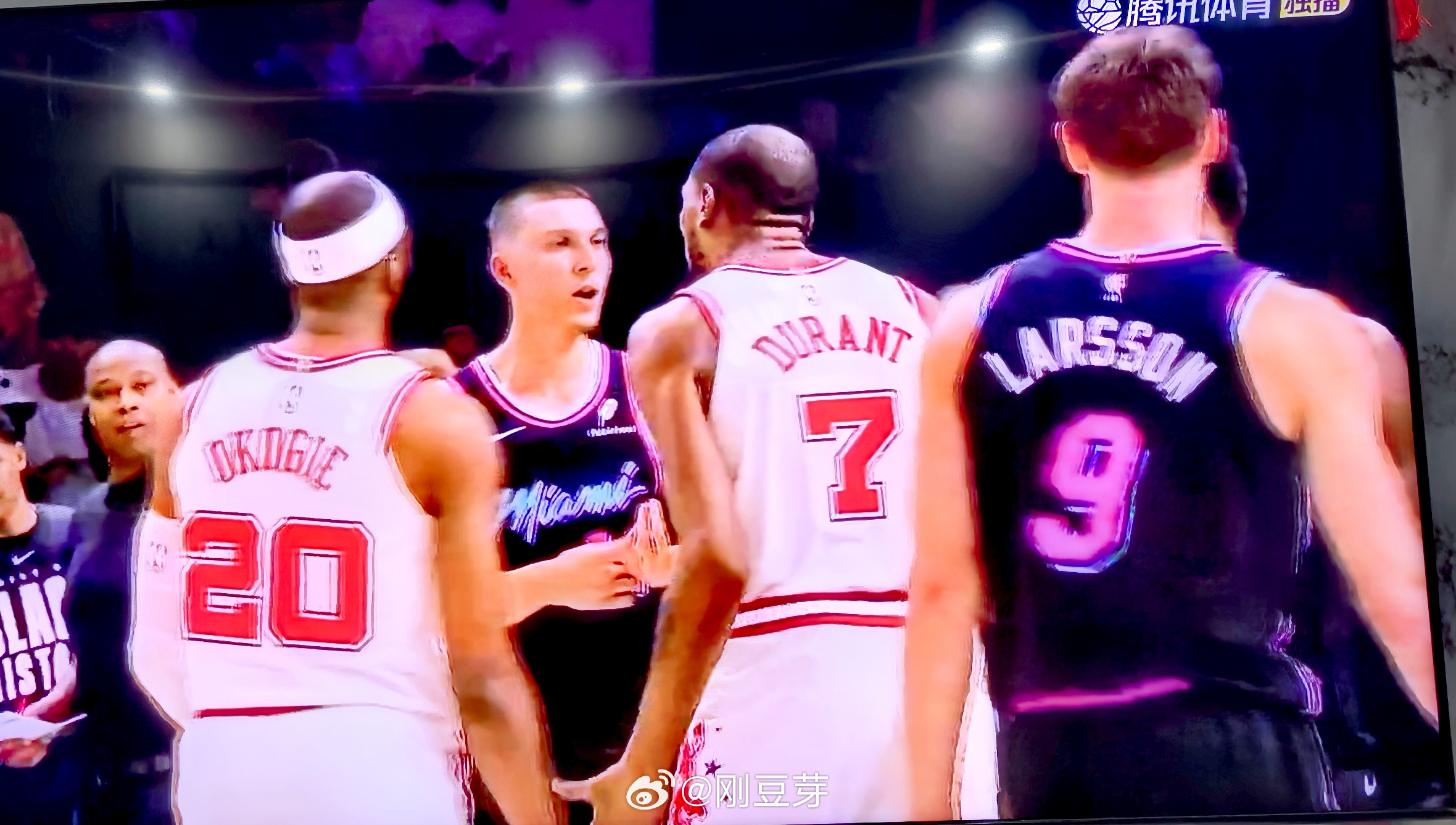 NBA 伊森与乌度卡公开冲突细节，忍无可忍，离队或倒计时？火箭客场对阵热火，首节