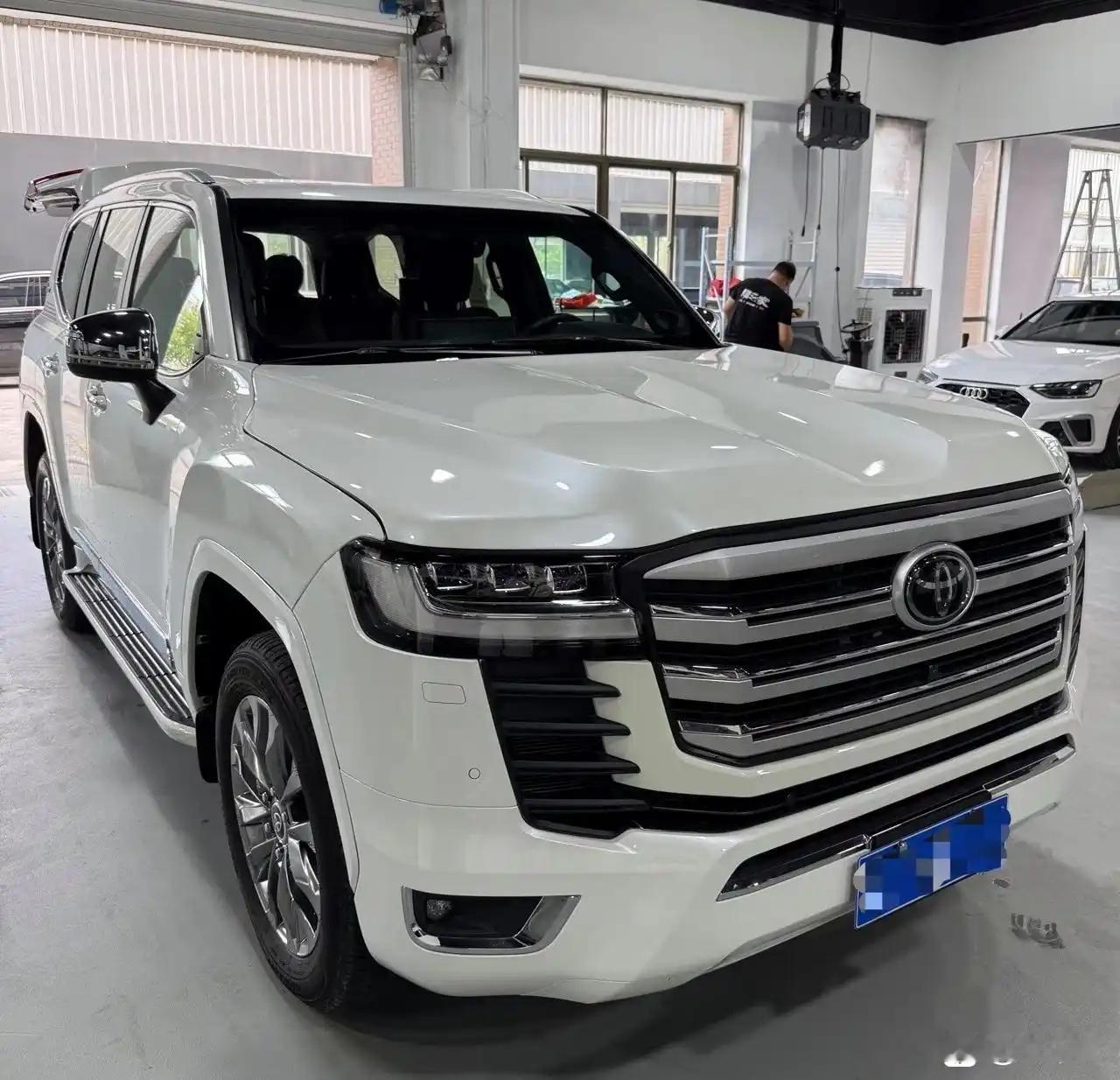 落地75左右suv，现在已经纠结不知道入什么了。酷路泽？还是等新款X5？现在看资