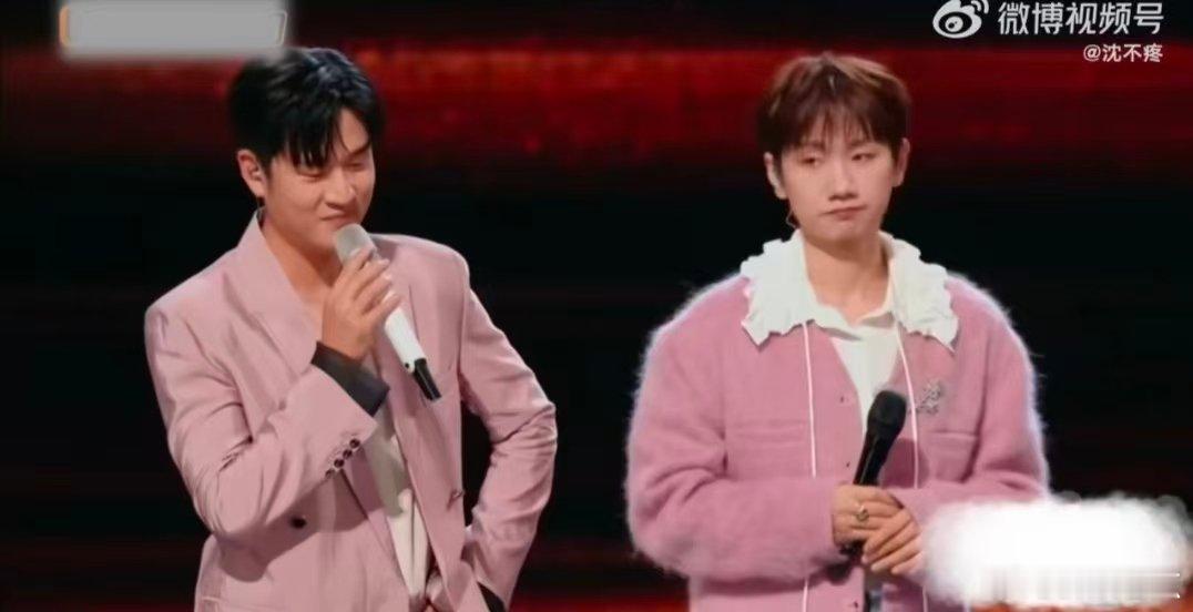 原来周兴哲唱歌时想着汪苏泷 声生不息 谁能拒绝这样的互动！周兴哲好奇汪苏泷唱歌的